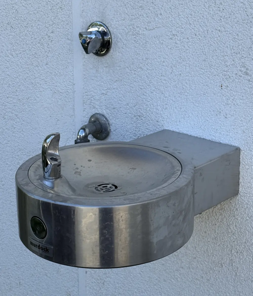 Trinkwasserbrunnen.png